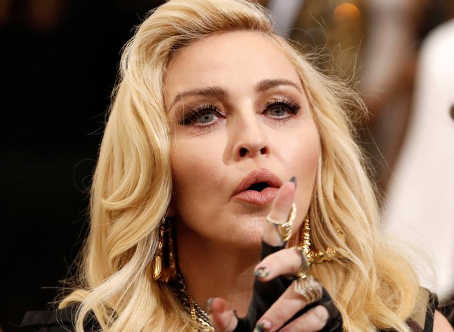 Madonna je iz svojega razkošnega domovanja pomodrovala o virusu kot velikem izenačevalcu. FOTO: Lucas Jackson/ Reuters