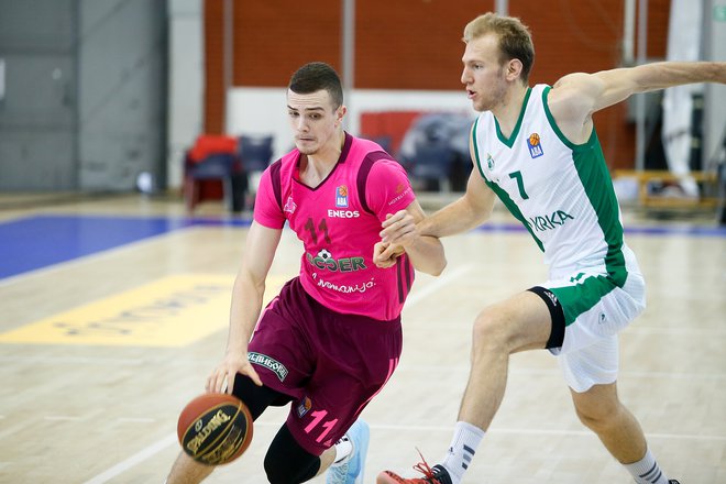 Marko Simonović (levo) igra v regionalni ligi s povprečjem 16,3 točke in 9,6 skoka. FOTO: ABA