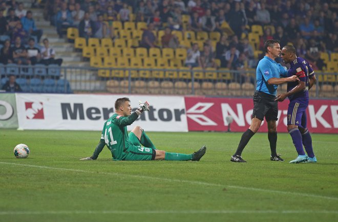 Sodnik Matej Jug bo nadzoroval torkovo tekmo lige prvakov v Ukrajini. FOTO: Tadej Regent