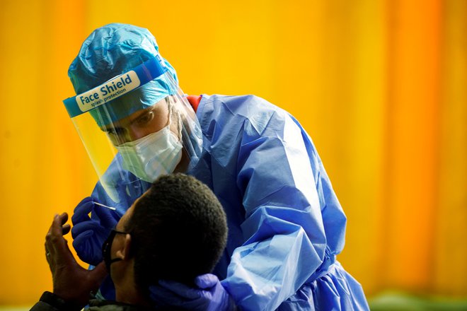 V ospredje stopajo razprave o cepljenju.<br />
Foto: Juan Medina/Reuters