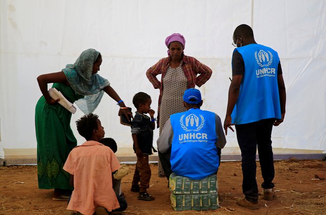 Begunci, ki so se z regije Tigre zatekli v sosednji Sudan. FOTO: Mohamed Nureldin Abdallah/Reuters