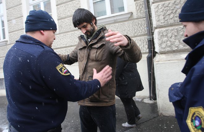 Aktivistu Sanjinu Jašaru je grozil zapor. FOTO: Tadej Regent/Delo