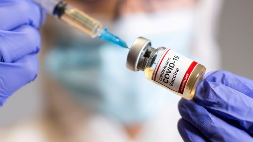 V postopkih odobritve je več različnih cepiv. FOTO: Dado Ruvic/Reuters