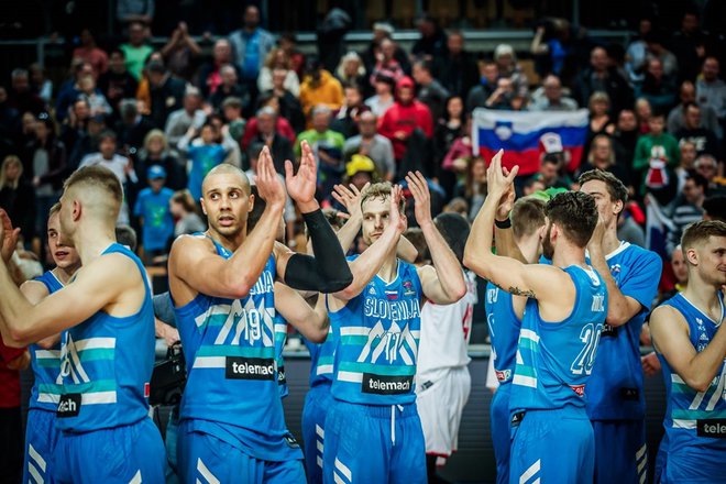 Februarja letos so slovenski košarkarji v Kopru premagali Avstrijo s 85:78.FOTO: FIBA