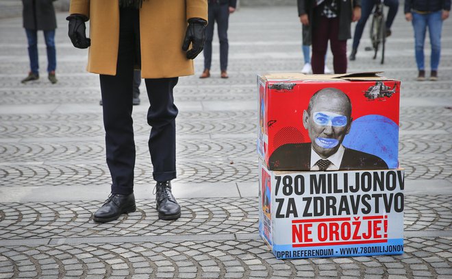 Popolna odsotnost strokovne razprave dokazuje, da ima referendumska pobuda predvsem ta namen. Moja odločitev, da se pod njo ne podpišem, je zato tudi tihi protest proti takšni politiki ogorčenja. FOTO: Jože Suhadolnik/Delo