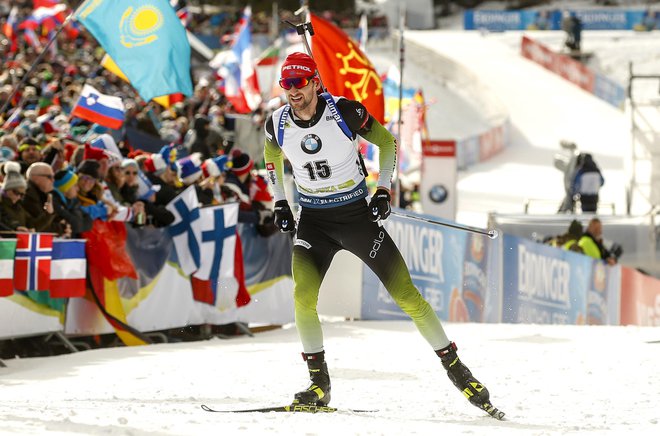 Jakov Fak se v tej sezoni želi vrniti na stopničke, na katerih je bil nazadnje na OI v Pjongčangu 2018. FOTO: Matej Družnik/Delo