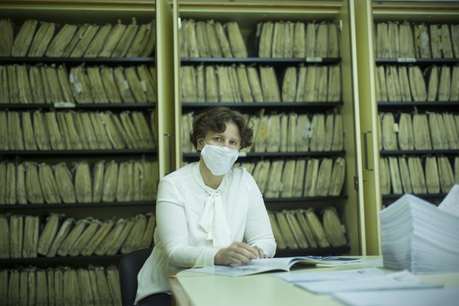 Register raka, ki ga vodi Vesna Zadnik, pripravlja že drugo raziskavo o pojavnosti raka med epidemijo, a še vedno ne more do podatkov UKC Ljubljana. Foto Jure Eržen