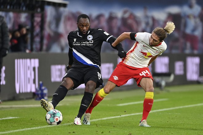 Kevin Kampl je s soigralci premagal Arminio Bielefeld in se povzpel na drugo mesto. FOTO: John Macdougall/AFP