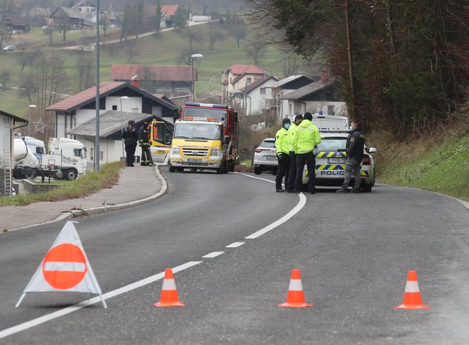 V nesreči je umrl 31-letnik, ki ni uporabljal čelade. FOTO: Dejan Javornik/Slovenske novice