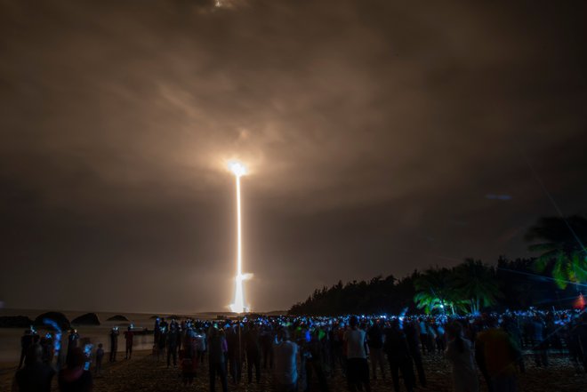 Takole so prejšnji teden izstrelili raketo Dolgi pohod 5, ki je proti Luni ponesla sondo&nbsp;Chang&#39;e-5. FOTO: STR / AFP