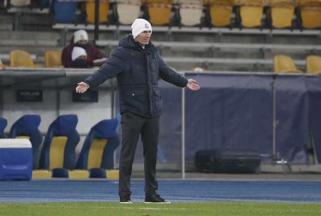 Zinedine Zidane je s svojimi varovanci doživel nov neuspeh. FOTO: Gleb Garanich/Reuters