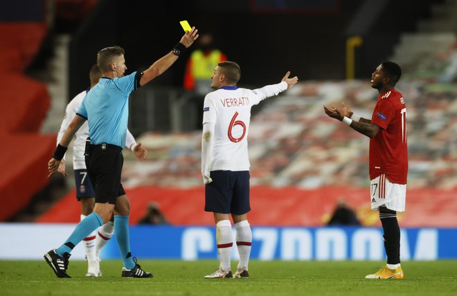 Italijanski sodnik Daniele Orsato je izključil Brazilca Freda, toda morda je bil prestrog do vezista Machester Uniteda. FOTO: Phil Noble/Reuters