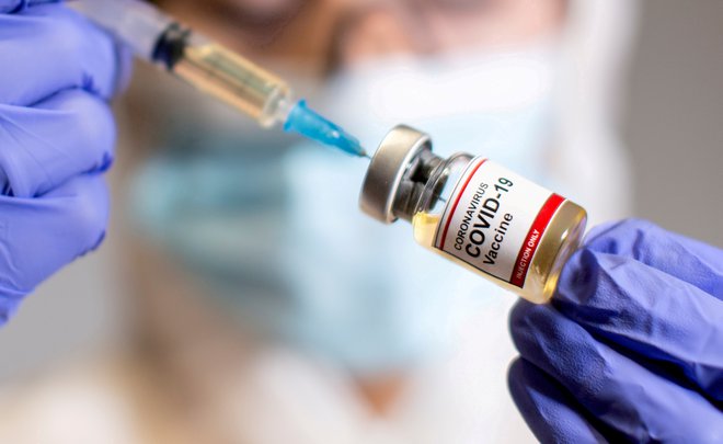 Cepivo proti covidu-19. FOTO: Dado Ruvić/Reuters