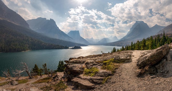 Ledenik Waterton napaja jezero Saint Mary. FOTO: Bernd Thaller/IUCN