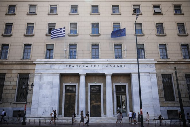 Neomejene količine svežega denarja iz ECB povečujejo navdušenje vlagateljev tudi za posojanje Grčiji.<br />
FOTO: Alkis Konstantinidis/Reuters