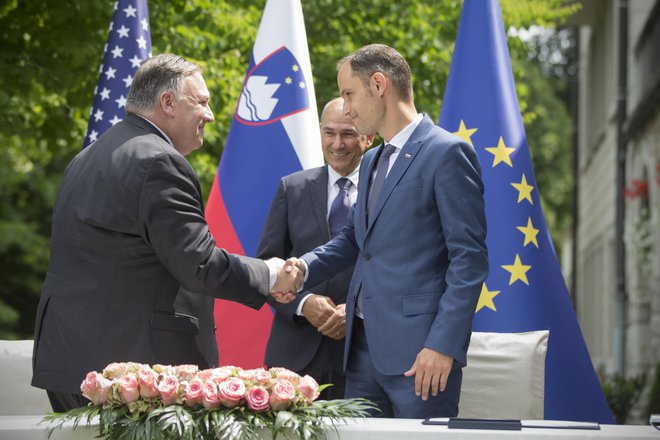 Ameriški državni sekretar Mike Pompeo se je v Sloveniji srečal s celotnim državnim vrhom, zdaj mu obisk vračata ministra Anže Logar in Jernej Vrtovec. FOTO: Jure Eržen/Delo