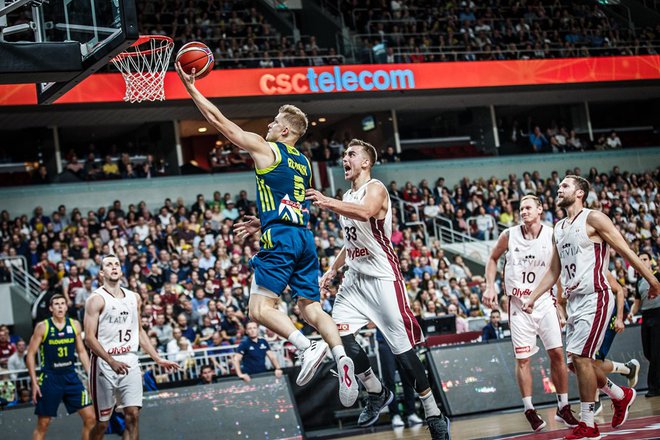 Luka Rupnik (levo) je nosil Olimpijin dres v letih 2012-16. FOTO: FIBA