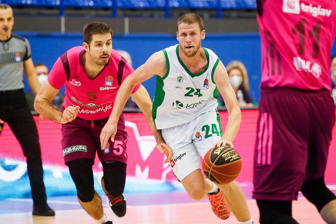 Luka Lapornik je po ognjenem krstu v slovenski reprezentanci še bolj motiviran v Krkinem moštvu. FOTO: Aba