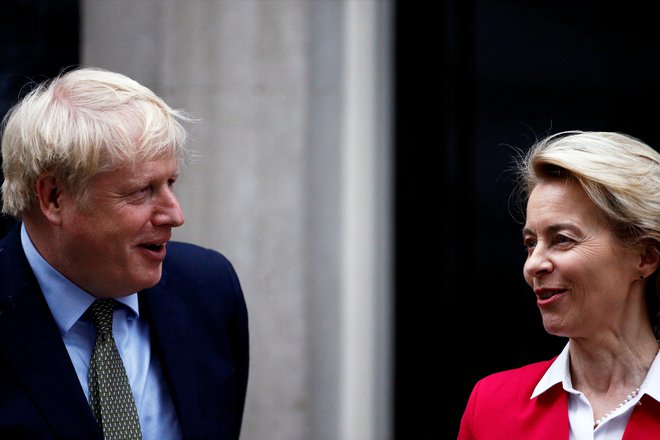 Predsednica Evropske komisije Ursula von der Leyen in britanski premier Boris Johnson. Foto: Henry Nicholls/Reuters