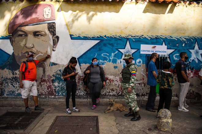 Volitve je zaznamovala nizka udeležba. FOTO: Cristian Hernandez/AFP