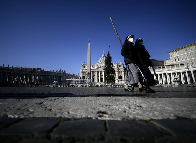 Ministra Logarja bo v Vatikanu sprejel državni tajnik Svetega sedeža kardinal Pietro Parolin, pozneje pa bo govornik na osvetlitvi božičnega drevesa. FOTO:&nbsp;AFP