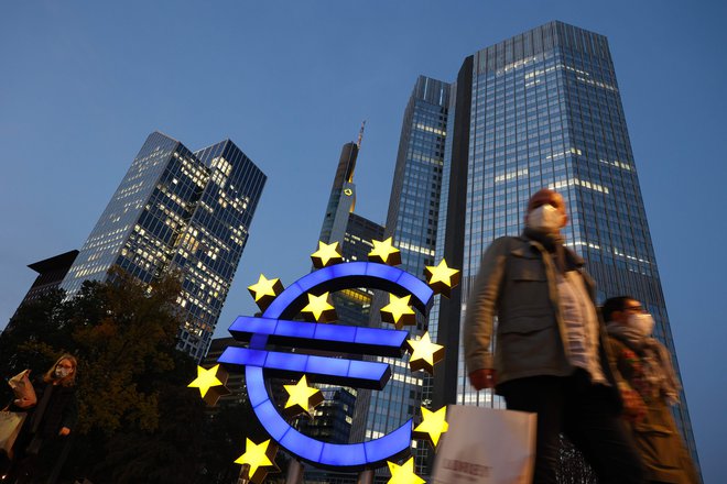 ECB je prilagodila svoje ukrepe poslabšanim gospodarskim in epidemiološkim razmeram. FOTO: Yann Schreiber/AFP