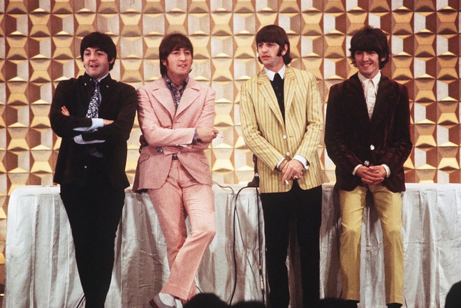 Nalezljive pop melodije, ki jih je avtorski tandem Lennon-McCartney nizal kot po tekočem traku, so takoj osvojile mladežFOTO: AFP