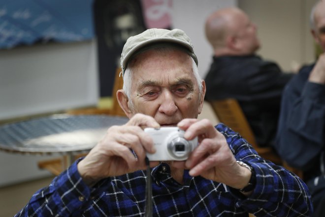 Bil je snemalec prvega slovenskega igranega celovečerca <em>Na svoji zemlji </em>režiserja Franceta Štiglica. FOTO: Leon Vidic/Delo