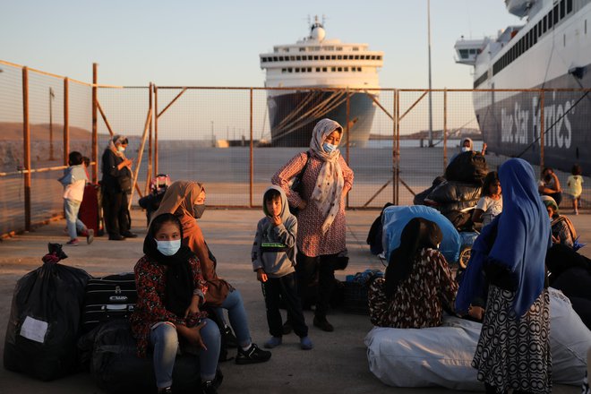 Vzrok spora je solidarnost z vstopnimi državami v Sredozemlju, kjer bi lahko obtičali številni migranti. FOTO: Costas Baltas/Reuters