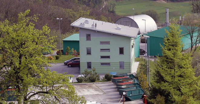 Trboveljčani želijo izstopiti iz Ceroza in smeti voziti v Celje, a za zdaj s tem ne bo nič. FOTO: Tomi Lombar/Delo