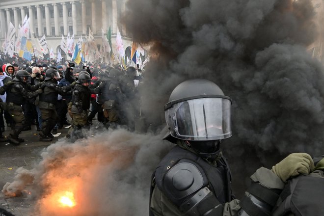 Ukrajinci imajo dovolj represivnih ukrepov. FOTO: Genya Savilov/AFP