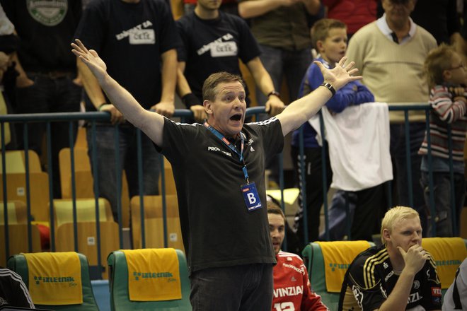 Nemški selektor Alfred Gislason se sooča z odpovedmi rokometašev tudi zavoljo strahu pred okužbo v Egiptu. FOTO: Uroš Hočevar