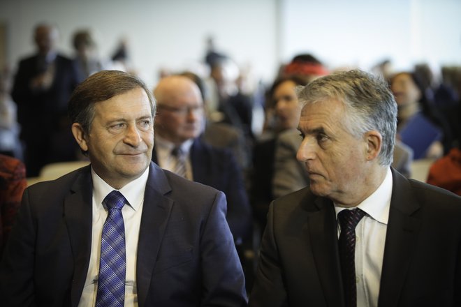 Karel Erjavec (levo) ni prišel na koalicijski sestanek. FOTO: Jože Suhadolnik