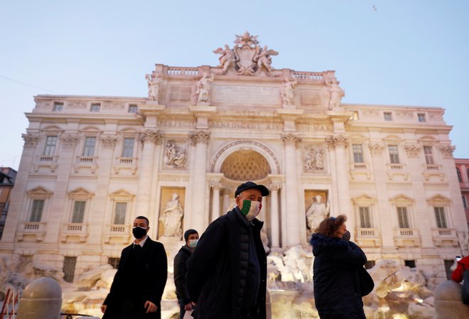 Podobni ukrepi so v Italiji nazadnje veljali spomladi. Foto: Yara Nardi/Reuters