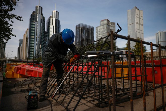 Tudi zaradi povpraševanja na Kitajskem so se cene železa letos zvišale za več kot 70 odstotkov.<br />
FOTO: Thomas Peter/Reuters