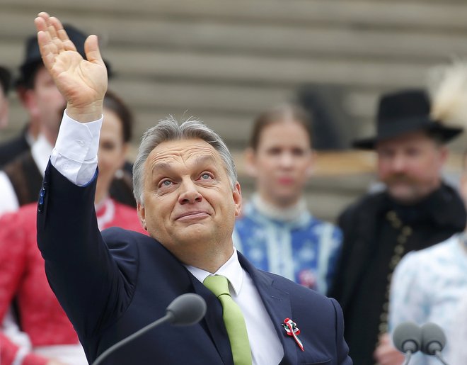 Madžarska opozicija opozarja, da Orbán z ukrepi kaznuje mesta, kjer oblasti nima Fidesz. Foto Reuters