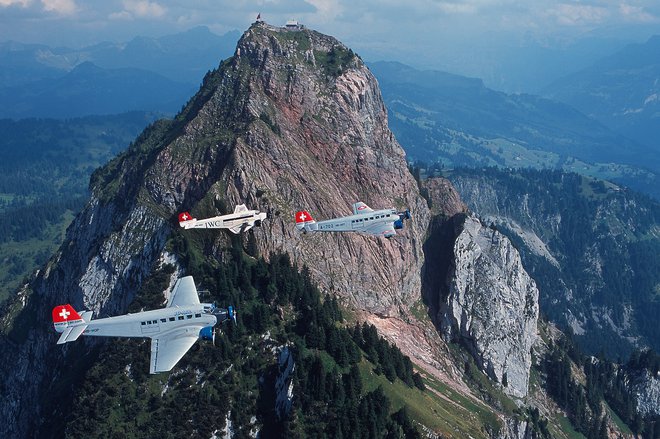 Po drugi svetovni vojni so bila letala JU<em> </em>52 še nekaj desetletij v prometu, potem pa romala v muzeje, kot eksponati ali kot spomeniki ob letališčih. FOTO: JU Air