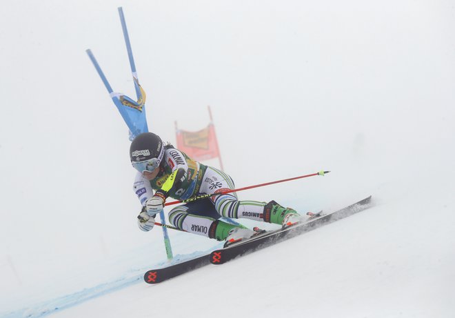 Tina Robnik je bila z desetim mestom najboljša Slovenka po prvi veleslalomski vožnji v Semmeringu. FOTO: Leonhard Foeger/Reuters