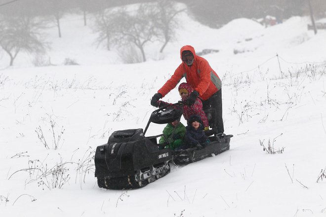 Otroke je sneg razveselil med počitnicami. Foto G. A.