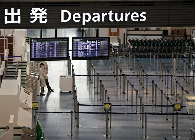 Japonske meje so od včeraj zaprte. Dežela vzhajajočega sonca je najprej zaprla vrata potnikom iz Velike Britanije in Južne Afrike. FOTO:&nbsp;Reuters