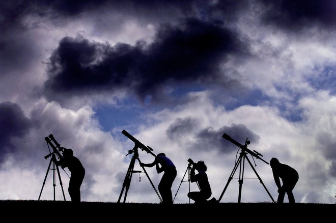 Astronomi so navedeni le prav na koncu pri Društvu matematikov, fizikov in astronomov, svoje organizacije pa nimajo. Astronomija ne obstaja niti kot razred na SAZU! Foto Ian Waldie/Reuters