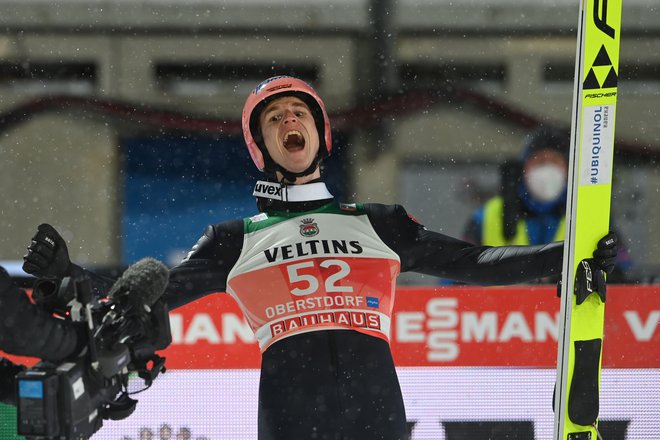 Karl Geiger je najbolje štartal v 69. novoletno turnejo. FOTO: Christof Stache/AFP