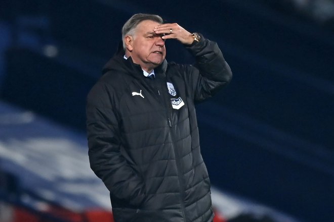 Sam Allardyce se je javno zavzel za začasno ustavitev prvoligaškega tekmovanja. FOTO: Shaun Botterill/AFP