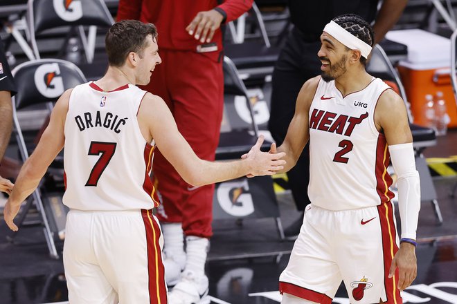 Goran Dragić in&nbsp;Gabe Vincent sta se veselila zmage Miamija. FOTO:&nbsp;Michael Reaves/AFP