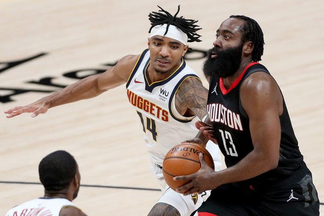 James Harden (z žogo) je spet blestel. FOTO: Matthew Stockman/AFP