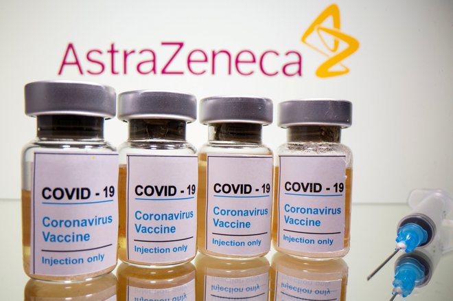 Cepivo AstraZenece in oxfordske univerze je v torek kot prva odobrila Velika Britanija. FOTO: Dado Ruvić/Reuters