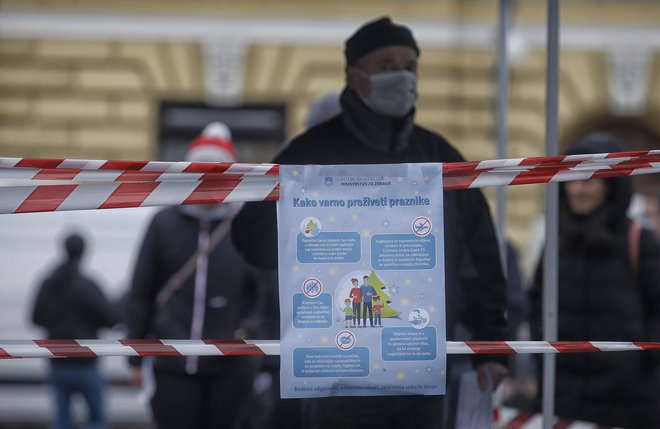 Testiranje na Kongresnem trgu. FOTO: Blaž Samec/Delo