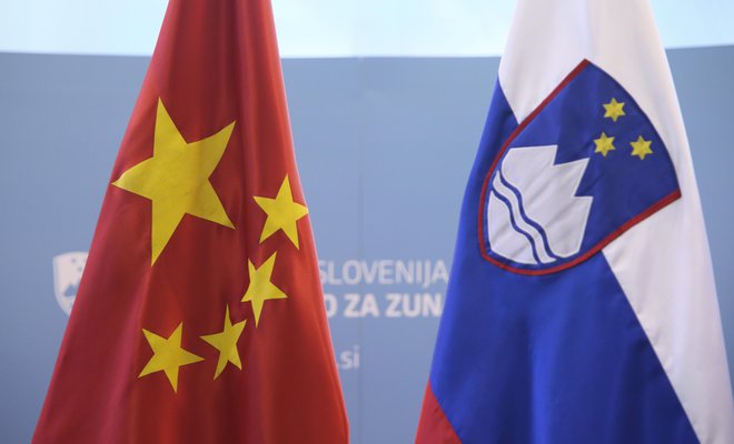 Zaradi naslonitve Slovenije na ZDA v zadnjem obdobju bodo najbolj ogroženi odnosi Slovenije s Kitajsko. FOTO: Jože Suhadolnik/Delo
