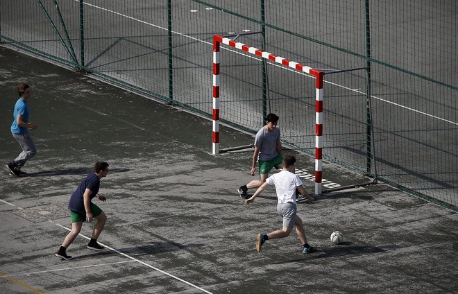 Pozivi o odprtju športnih objektov prihajajo od povsod. FOTO: Blaž Samec