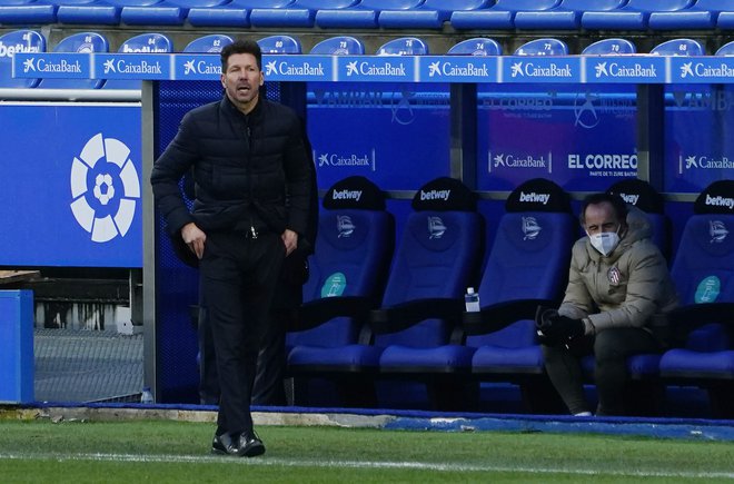 Diego Simeone je po presenetljivem slovesu namignil, da ga v prihodnji sezoni mogoče ne bo več v klubu. FOTO: Vincent West/Reuters